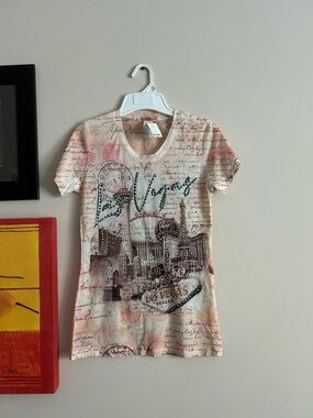 Short Sleeve Graphic Tee in Light Pink - Las Vegas Print NWT